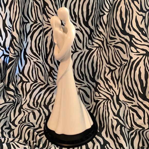 Circle of Love figurine by Kim Lawrence, Profound Love. - Picture 3 of 13